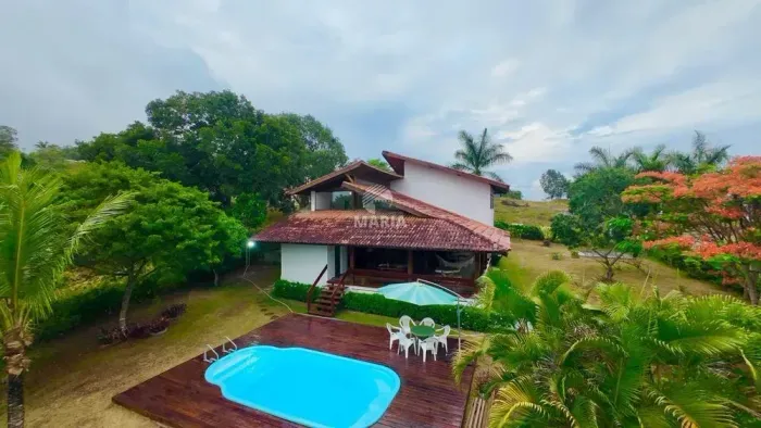Casa em condomínio de alto padrão com 04 quartos e piscina privativa à venda em Gravatá/PE