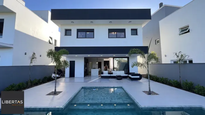 Casa em condomínio fechado