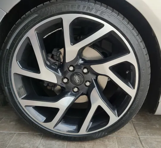 Kit Jogo de Rodas 20 Furação 5x108 com Pneus Delinte Novos