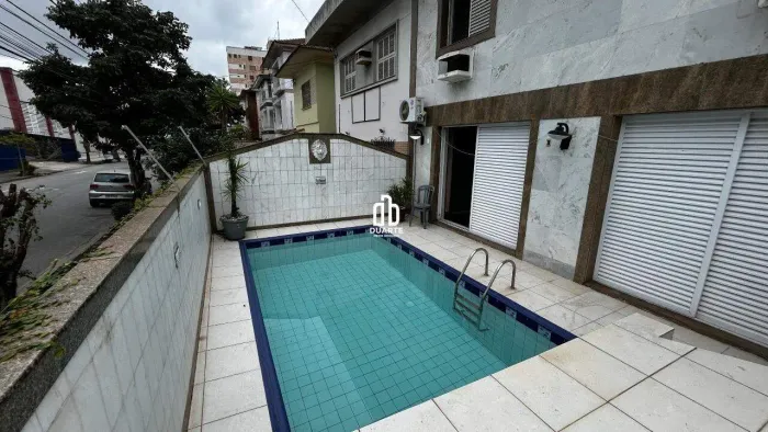Casa ampla com piscina e churrasqueira na Aparecida para locação !!!