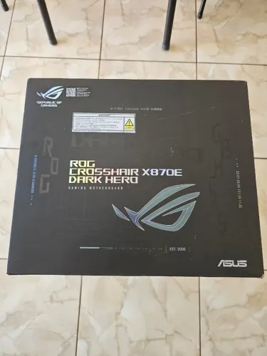 Placa Mãe ASUS ROG CROSSHAIR X870E DARK HERO AMD AM5 ATX DDR5