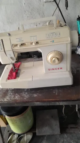 Máquina Doméstica Singer