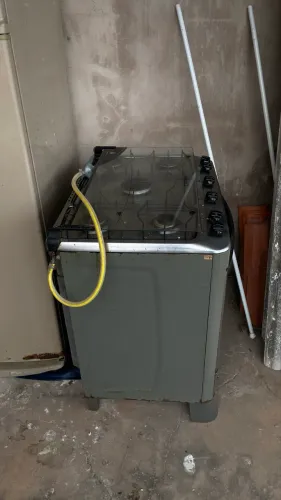Vendo fogão de 2ª por 300. Aceito proposta!