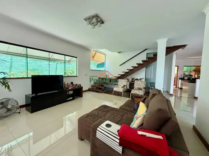 Casa á venda em Colina de Laranjeiras - Serra/ES