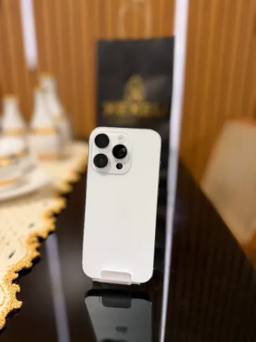 iPhone 16 Pro 256GB Branco - Estado de Novo