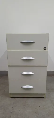 gaveteiro de escritório com 4 gavetas