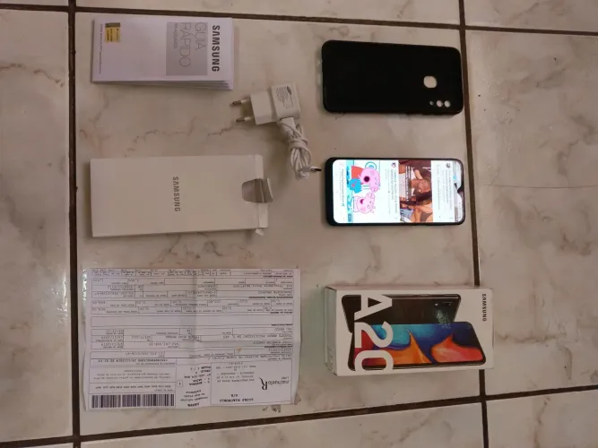 Samsung A20 com caixa e nota fiscal+ fone Apple brinde