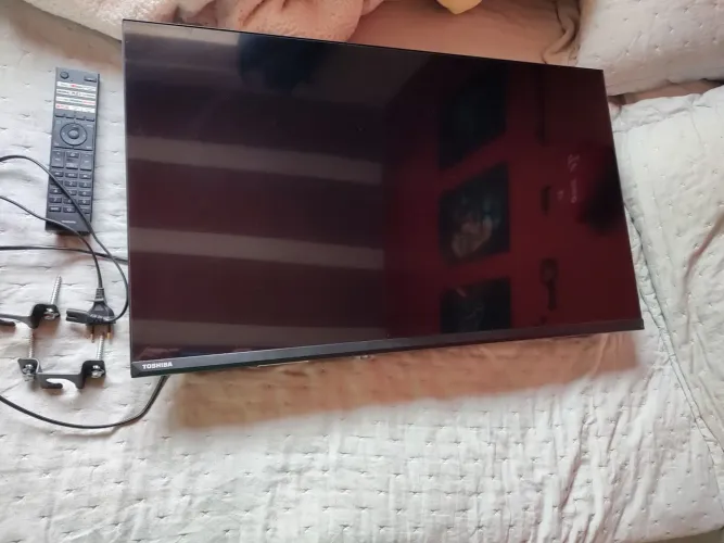 Vendo Televisão SMART Toshiba 32 polegadas 2K funcionando perfeitamente
