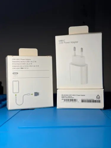Fonte APPLE 20W USB-C 