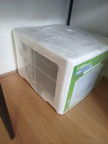 Ar condicionado novo no plástico ainda