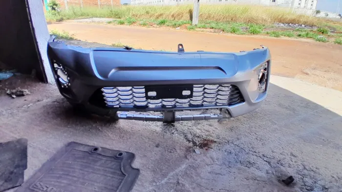 Para-choques dos seguintes carros: Hilux, Onix Prisma, Ford Ecosport, Palio G5.