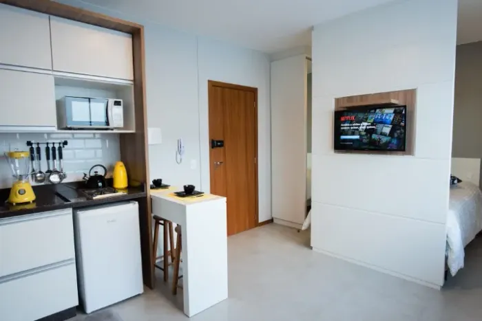 Apartamentos Estudio Completo no Carianos com água, luz, internet e condomínio já inclusos
