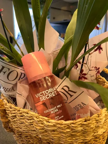 Victoria Secrets, body e hais mist COCONUT MILK ROSE, 236ml