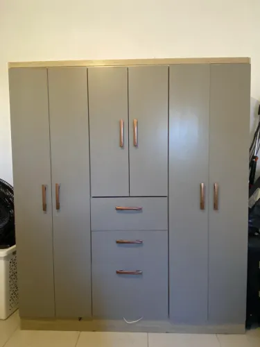 Guarda-roupa 6 portas