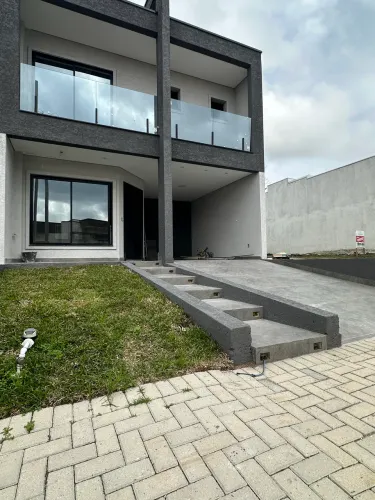 Sobrado para Alugar no Umbará | 3 Quartos (1 Suíte) em Condomínio Fechado | Curitiba