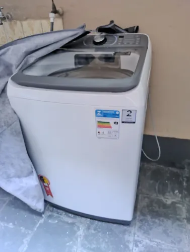 Vende-se máquina de lavar 14 kilos , 4 meses de uso