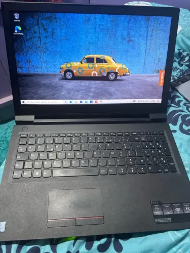 Vendo notebook Lenovo, ele está todo ok, somente o auto falante está estourado..