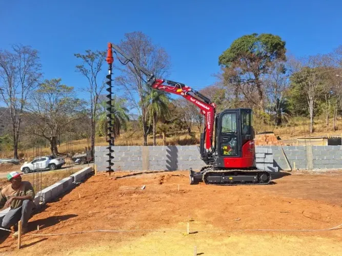 Bobcat / Mini Escavadeira p/ Fundação, Tubulão e Escavação | Sete Lagoas