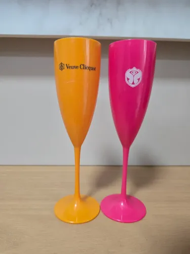 Kit taças de plástico Tomorrowland 