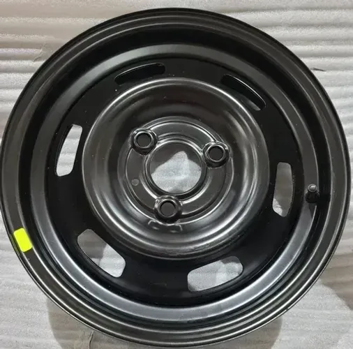 Jogo de roda kwid 3 furos aro 14 com bicos novos