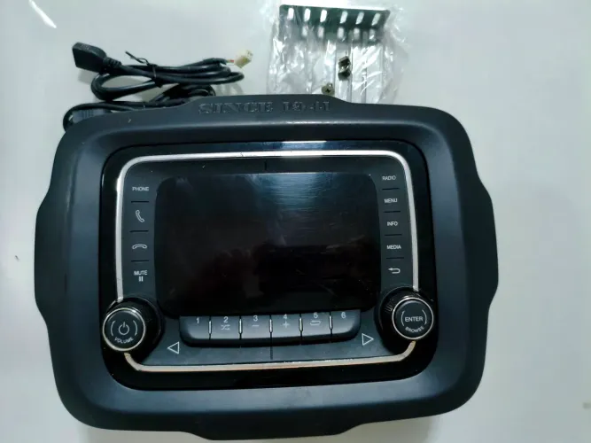 Vendo Rádio Multimídia Fiat Toro Jeep Renegade 2015-2021 51962359 (em perfeitas condições)
