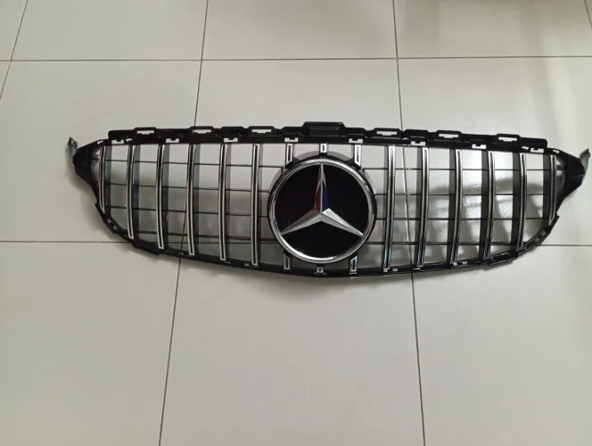 Grade Dianteira Mercedes C180