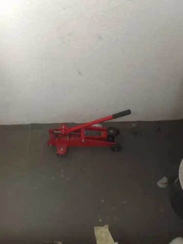 Vende se macaco para carros