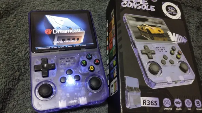 Console portátil R36S roxo