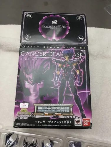 Boneco Máscara da Morte Deathmask Surplice Renegado Bandai