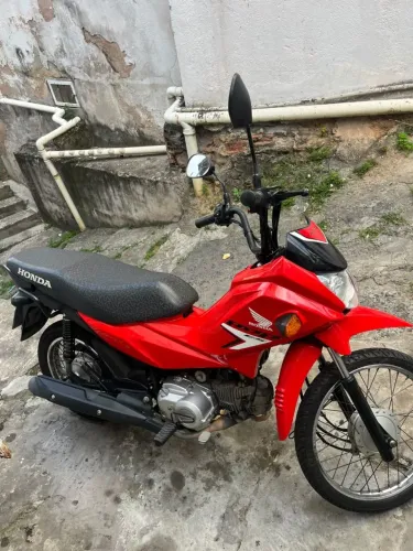 12 mil só uso pra ir trabalhar e casa moto de garagem