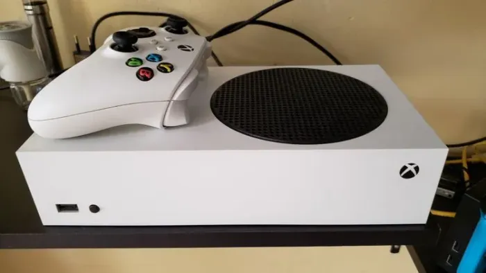 Xbox série S com 1 controle