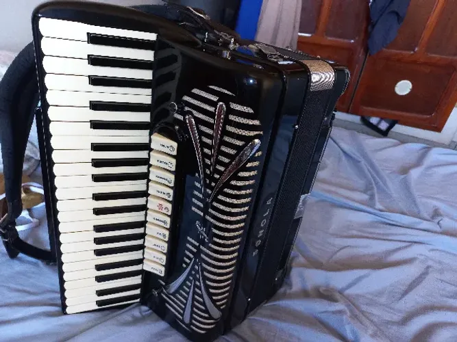 Sanfona / Acordeon Sonola AA10 - leia o anuncio