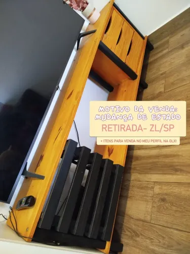 Rack de TV de MADEIRA com Nichos da TADAH