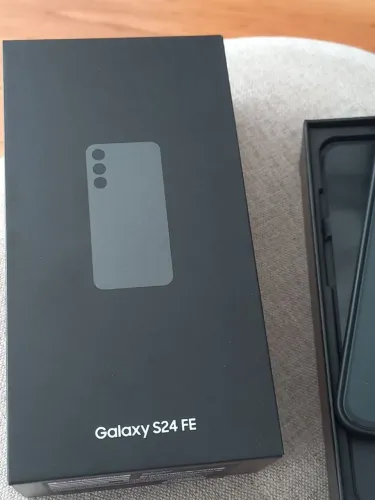 Samsung Galaxy S24 FE 128 GB Grafite - Quase Novo