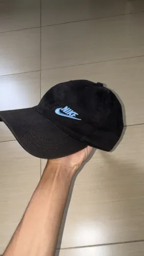 boné nike na cor preto logo azul