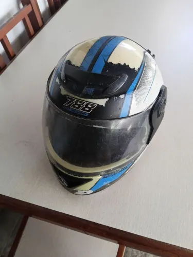 Capacete