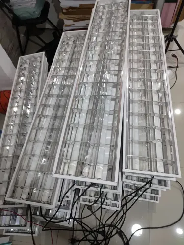 LUMINARIA CALHA DE TETO EMBUTIR 1,25 POR 25 TENHO 40 PEÇAS