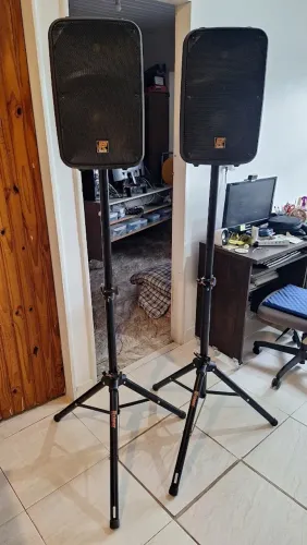 Kit 2 caixas amplificadas Staner SR110A c/ tripé original