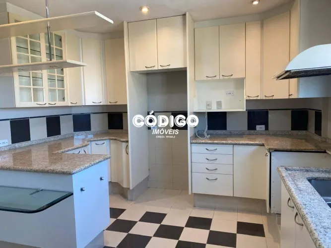 ALUGA-SE APARTAMENTO DE 150 m² NA PENHA