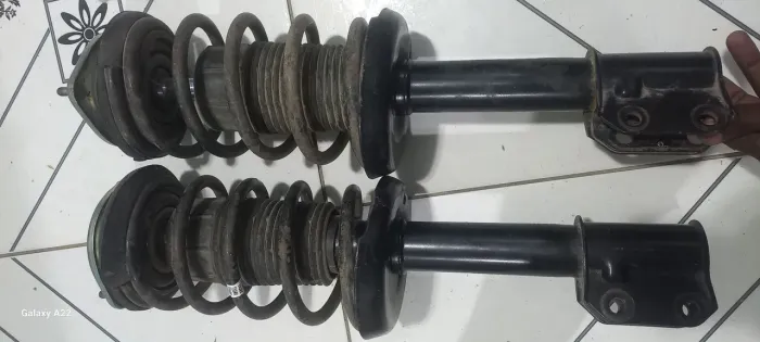 Amortecedor com mola do Corsa