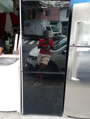 Geladeira espelhada Panasonic 