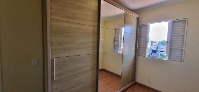 Guarda Roupas de Casal porta de correr com espelhos