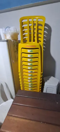Cadeiras de plastico 