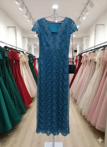 Vestido de festa bordado à mão
