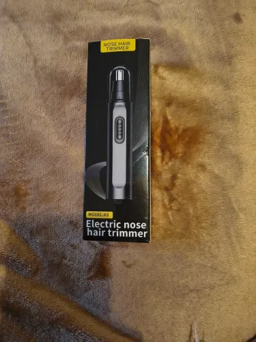 Aparador de pêlos,vem com carregador USB.