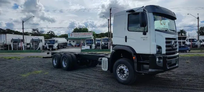 VW 31330 CABINE LEITO NO CHASSI 2020