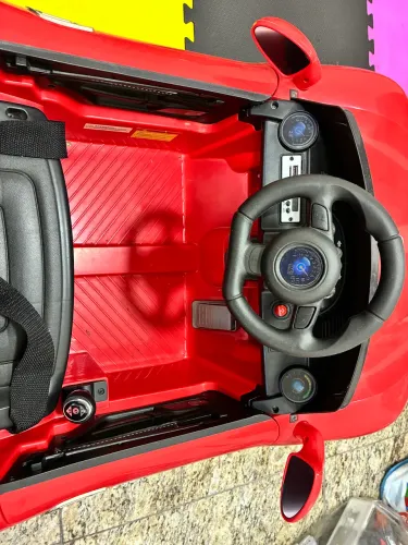 Carro elétrico infantil