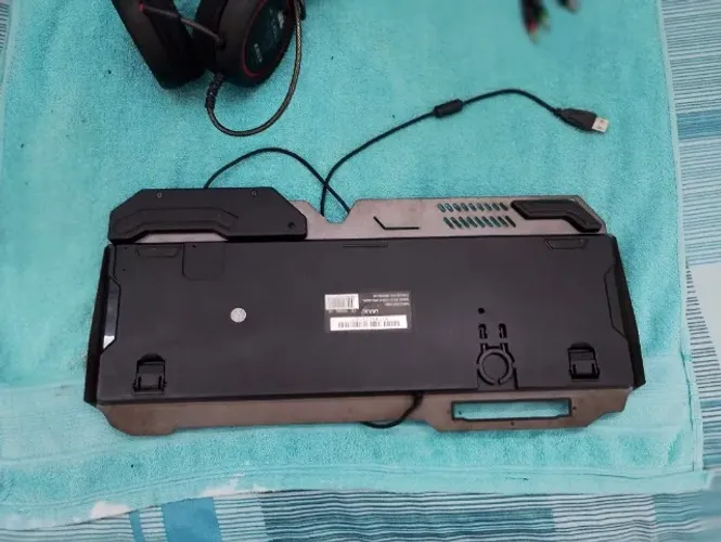 Teclado usado