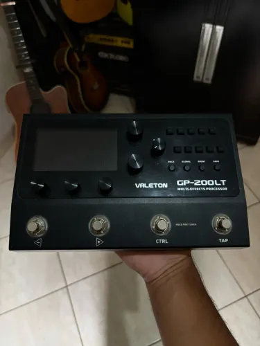 Pedaleira Valeton GP 200LT