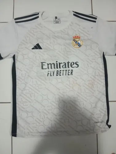 Camisa do Real Madrid Tamanho g pouco usada com mancha leve